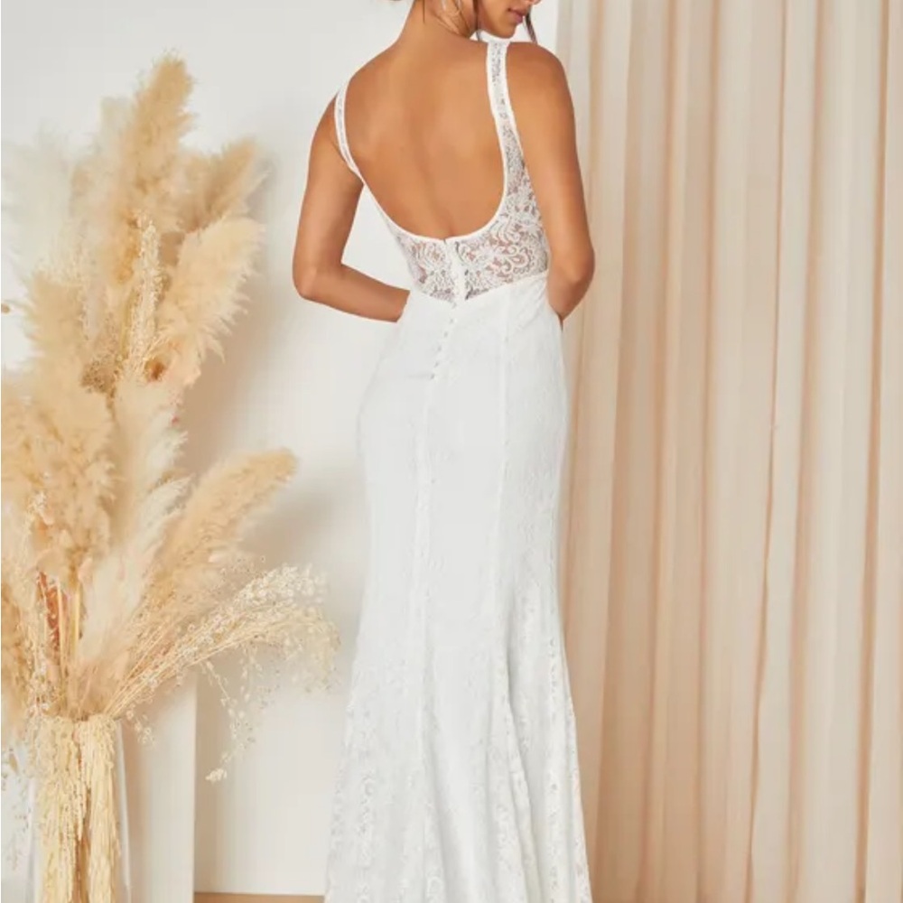 Lulu's White Lace Scoop-Back Bridal Gown
